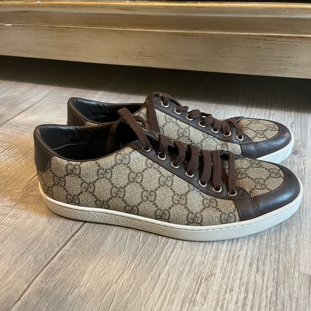 Gucci canvas sneakers